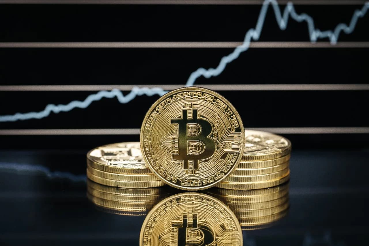 Bitcoin ngày 17/06/2026 và biểu đồ giá minh hoạ lực mua spot BTC