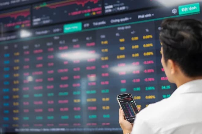 Nhóm ngành dẫn dắt thị trường chứng khoán nửa cuối năm 2026 - VN-Index trước phiên 30/06/2026