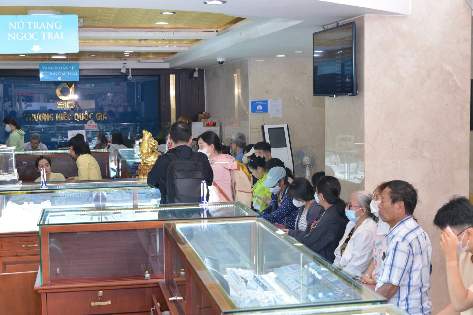 Giá vàng hôm nay 08/05/2026: SJC và vàng nhẫn lệch nhịp