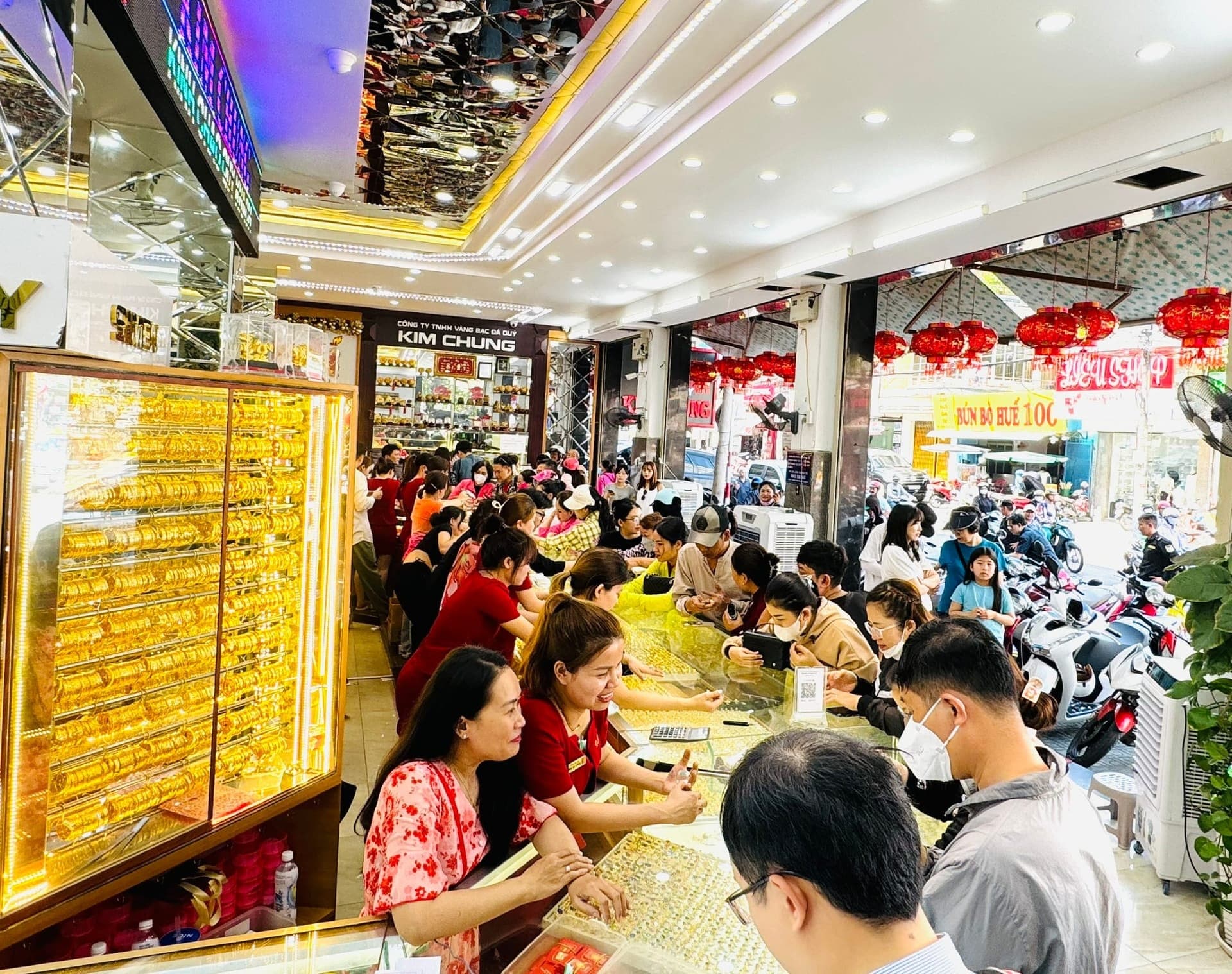 Giá vàng hôm nay 20/05: SJC và vàng nhẫn lệch nhịp