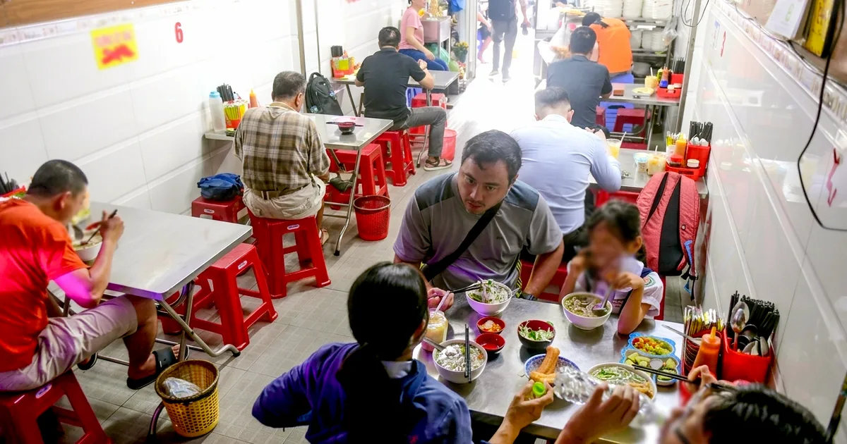 Bản tin vắn tối 05/07/2026: giá xăng dầu giảm nhưng chi phí bữa ăn ngoài chưa hạ
