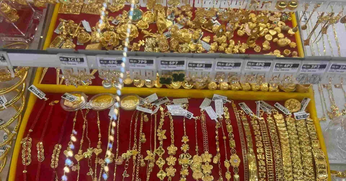 Trang sức vàng minh họa nhu cầu vàng trong nước 17/07/2026