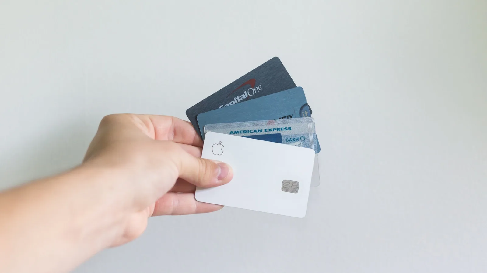 Phân tích kỹ thuật vàng và rủi ro chênh lệch giá mua bán