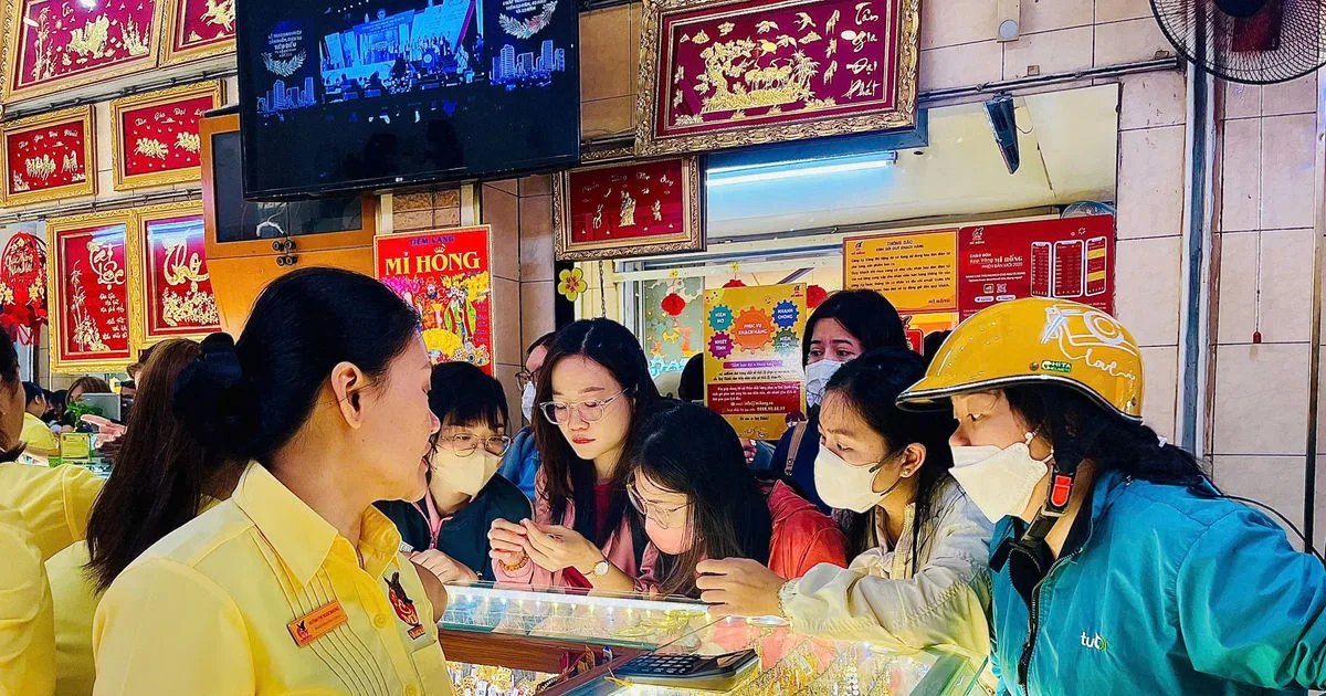 Giá vàng ngày 15/07/2026 tại cửa hàng vàng trong nước