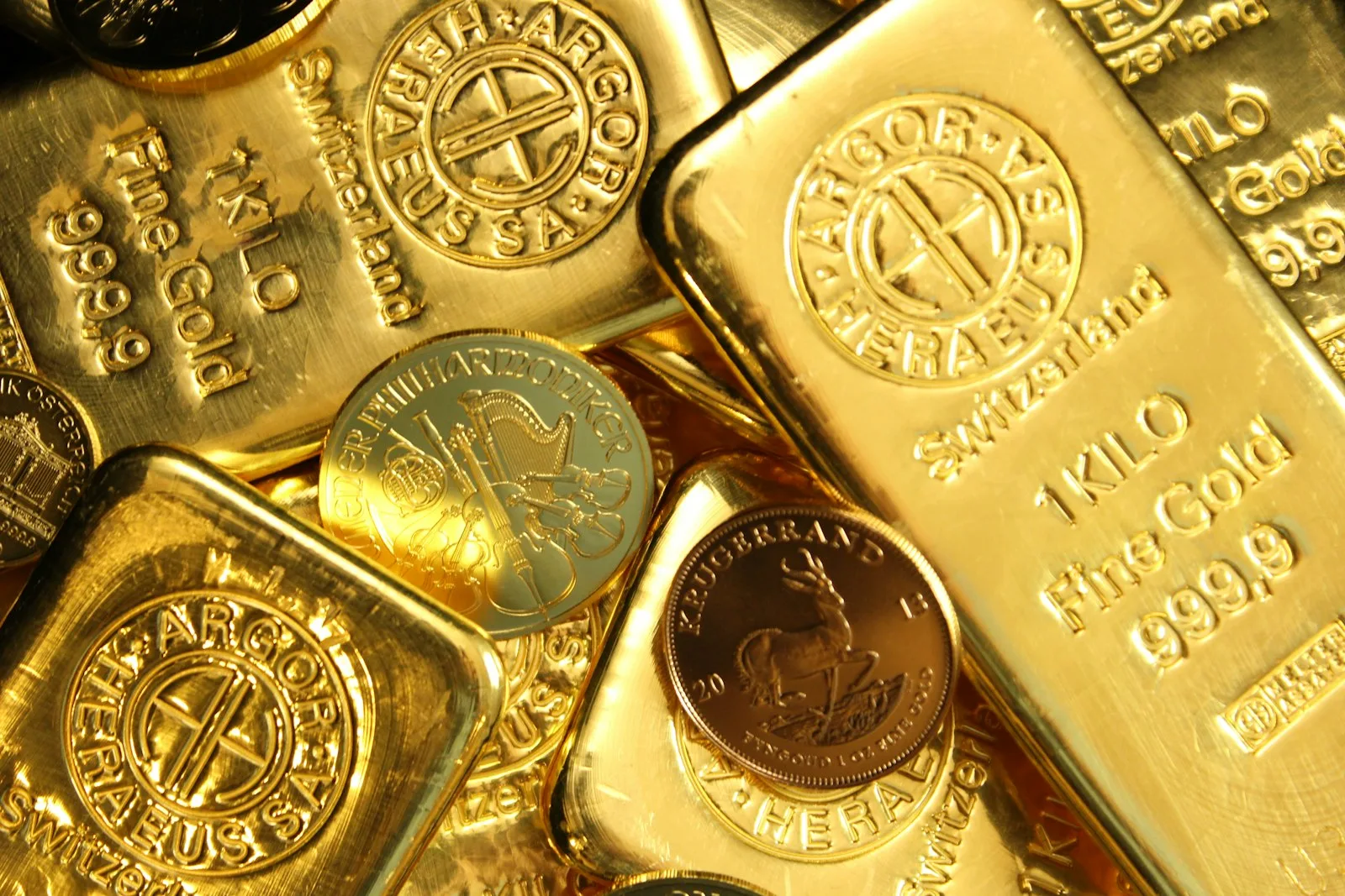 Dữ liệu USD và lợi suất ảnh hưởng giá vàng - Giá vàng ngày 06/07/2026