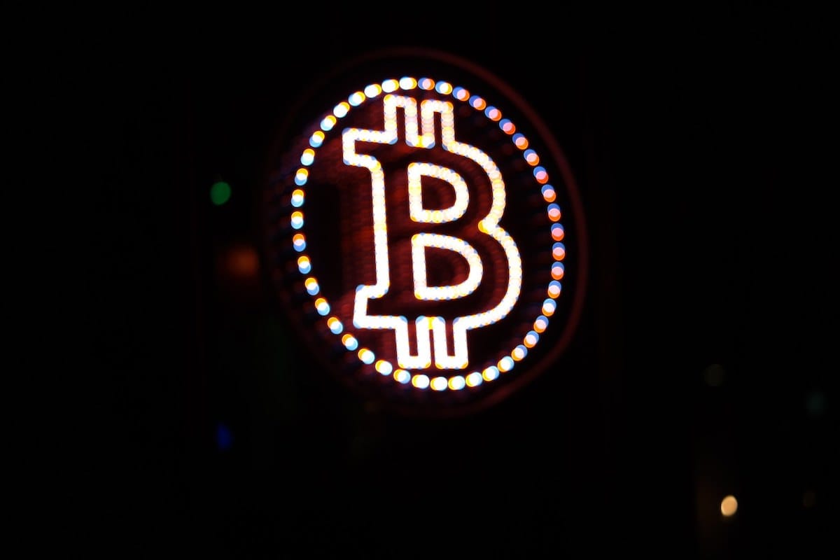 ETF flow và tâm lý thị trường đang hỗ trợ Bitcoin