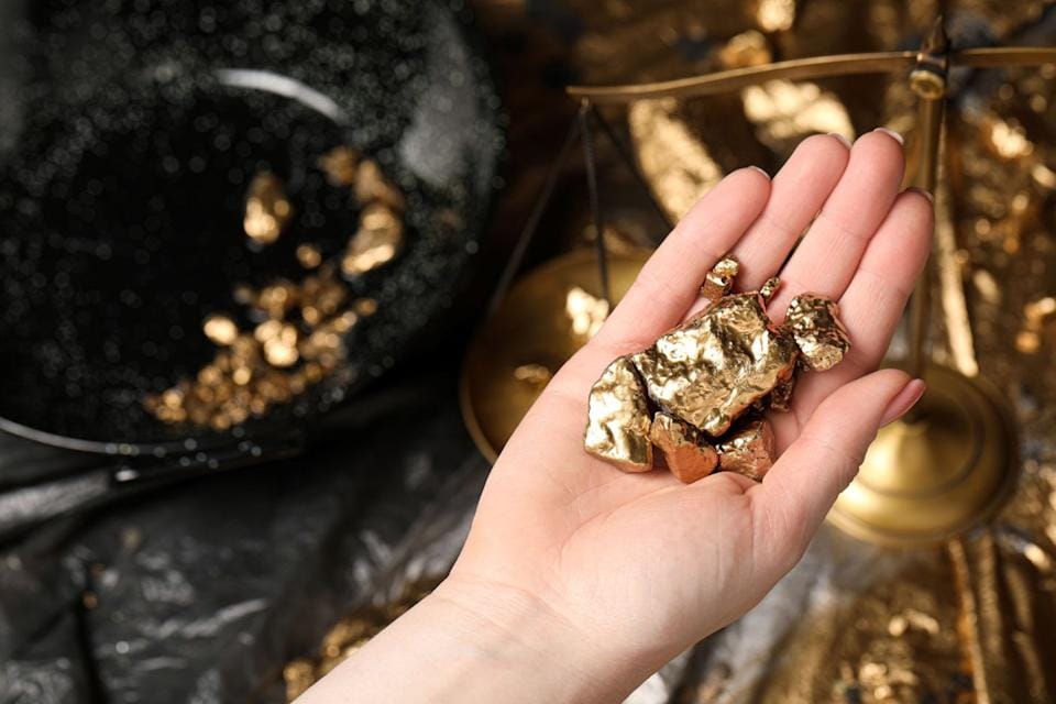 Giá vàng sẽ đi đâu: xu hướng lớn còn, ngắn hạn rung lắc mạnh